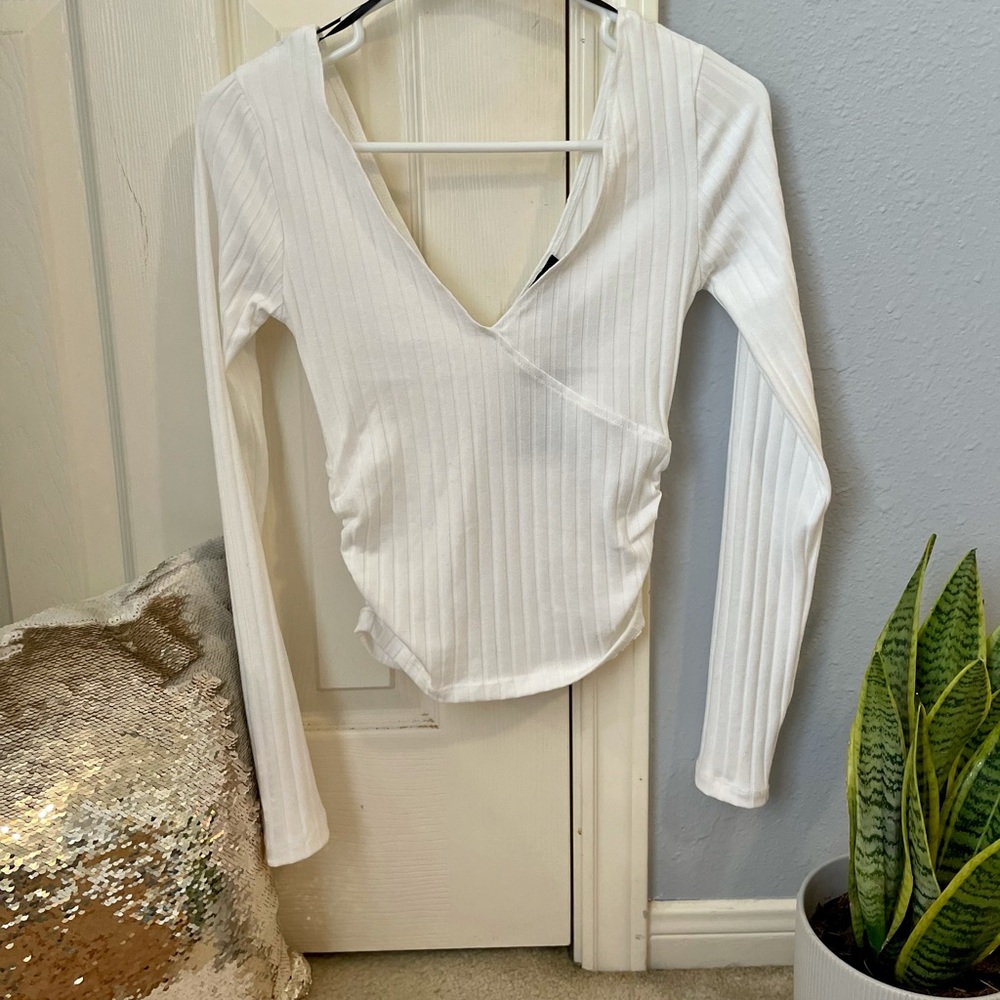Forever 21 Knit White Top Size S NWT